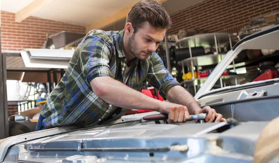 blogs/How-to-Repair-a-Salvage-Car-Before-Selling-Any-Car-